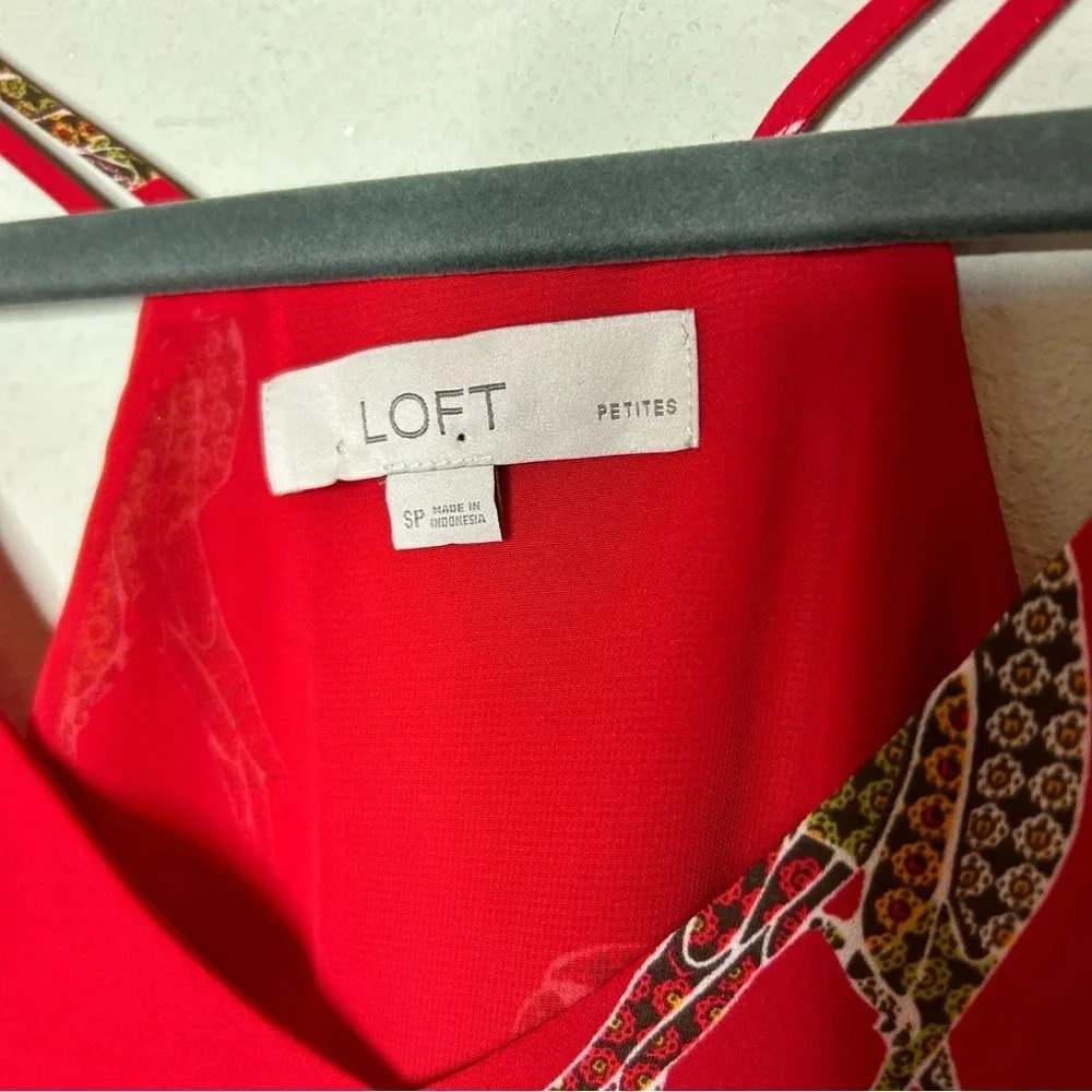 LOFT Red Parrot V Neck Tank Size Small Petite - Picture 4 of 6